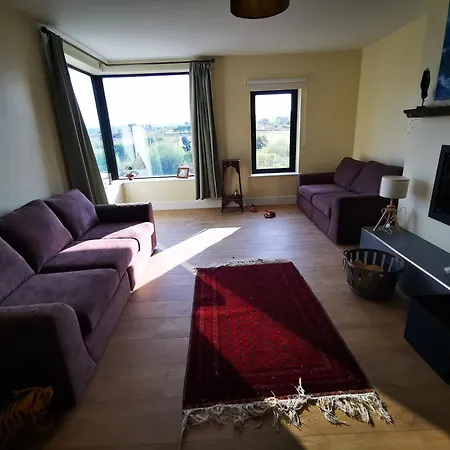 Spacious Quiet 4 Bedroom With Great Views 別荘 Linsfort