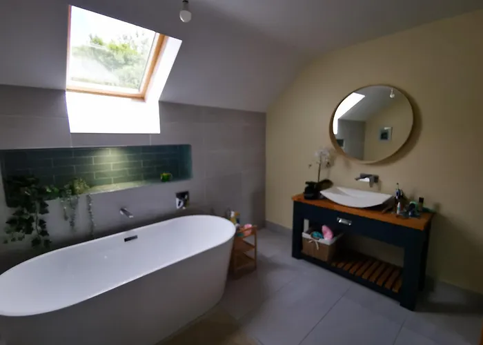 Spacious Quiet 4 Bedroom With Great Views 別荘 Linsfort