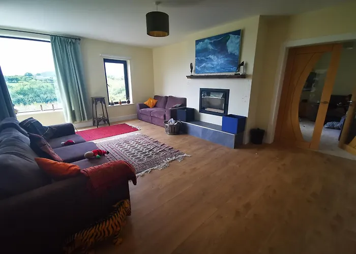 Spacious Quiet 4 Bedroom With Great Views Дом отдыха